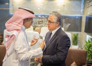 على هامش قمة المناخ لقاءات مكثفة ومناقشات حول مشروعات الوقود الأخضر داخل جناح المنطقة الاقتصادية لقناة السويس