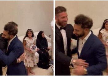 «صلاح» يصافح «سيرچيو راموس» علي هامش حفل جلوب سوكر