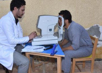 خلال زيارته برانى اليوم : محافظ مطروح يتفقد قافلة مؤسسة بصيرة