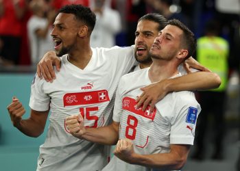 بفوز ثلاثي على حساب صربيا .. سويسرا تتأهل إلى دور الـ16
