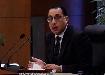 “مدبولي”: مشروعات البنية الأساسية هي المحفز الرئيسي لجذب المستثمرين 