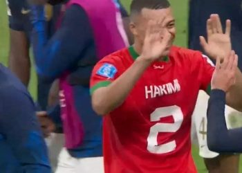 حقًا الرياضة أخلاق.. أعداء الملعب أصدقاء في الخارج ..”مبابي وميسي وحكيمي” زملاء في فريق واحد