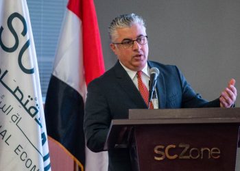 رئيس اقتصادية قناة السويس يتوجه لباريس لعرض الفرص الاستثمارية بالمنطقة