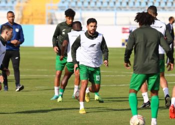 المصري يتقدم بهدف على الداخلية بالشوط الأول