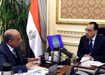 “مدبولي” يتابع مع وزير قطاع الأعمال العام عددا من ملفات عمل الوزارة