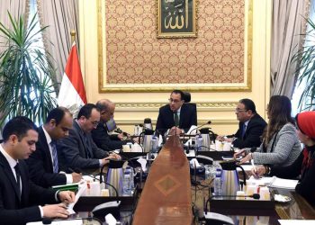 مدبولي”: بعد إنجاز مشروع تطوير شركات الغزل” والنسيج  سيصبح هناك جانب كبير من الإنتاج موجه للتصدير