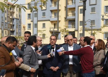 رئيس الوزراء :  انتهاء أزمة البضائع المتراكمة فى الموانىء .. و متوسط البضائع  يعادل بالضبط المتوسط العادى الذى كان يتم تداوله على مدار الأيام و الأشهر التى سبقت الأزمة