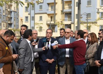 رئيس الوزراء :  انتهاء أزمة البضائع المتراكمة فى الموانىء .. و متوسط البضائع  يعادل بالضبط المتوسط العادى الذى كان يتم تداوله على مدار الأيام و الأشهر التى سبقت الأزمة