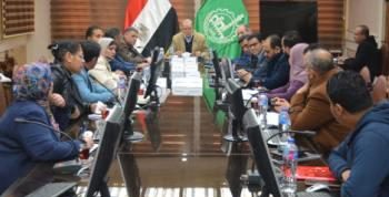 محافظ القليوبية يناقش البدء في أعمال رصف المنطقة المحيطة بالترعة البولاقية