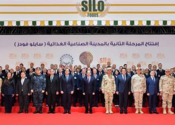 الرئيس السيسي يشهد إزاحة الستار عن حجر الأساس للمرحلة الثانية من “سايلو فودز”