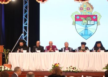 رئيس الأسقفية لمجلس كنائس مصر : تمثلوا بالمسيح وحبوا بعضكم