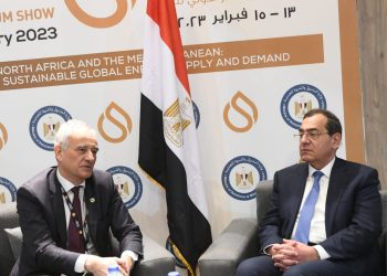 وزير البترول يبحث مع رئيس شركة أكسنس عدداً من مشروعات التعاون المشترك لتحقيق الاستدامة