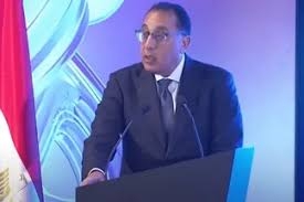 رئيس الوزراء: نعي وجود أزمات في بعض السلع و نتحرك لتغطيتها
