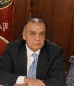 رئيس حزب الأحرار الدستوريين يطالب بإعادة النظر فى سياسة تداول الدولار .. ويقترح السماح بسداد غرامة الحاويات بالجنية