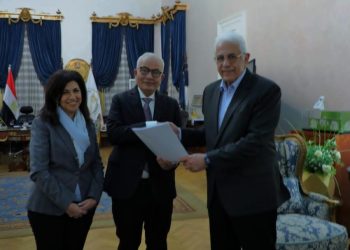 وزير التعليم يلتقي رئيس جمعية ” تكاتف للتنمية ” لمناقشة سبل التعاون