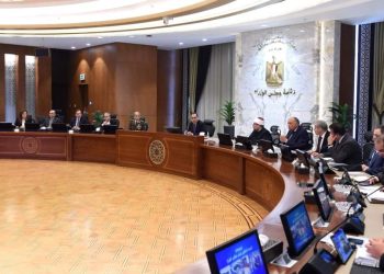 مدبولى” يوجه بسرعة استلام الموظفين” المنتقلين للعمل بالعاصمة الإدارية لوحداتهم المخصصة لهم في مدينة بدر