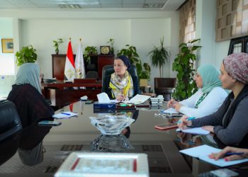 وزيرة البيئة تستقبل الرئيس التنفيذي لمؤسسة بنك الكساء المصري