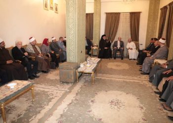 رغم صومهم…وفود المسلمين يتوافدون على كنائس وأديرة بني سويف للتهنئة بعيد القيامة المجيد