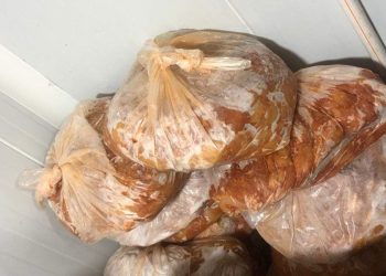 اعدام ٣٣٠ كيلو مواد غذائية فاسدة بمحلات ومطاعم دمياط