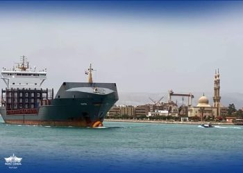 رئيس هيئة قناة السويس: حركة الملاحة بالقناة منتظمة ولم تتأثر بسوء الأحوال الجوية.. والقناة تنجح في إتمام عبور 89 سفينة بإجمالي حمولات صافية 5.3 مليون طن