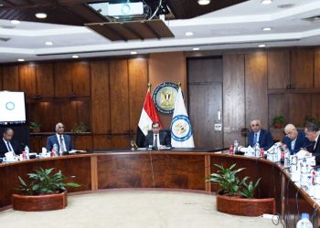 وزبر البترول يعلن البدء في تنفيذ مشروع مجمع إنتاج السيليكون بمدينة العلمين الجديدة