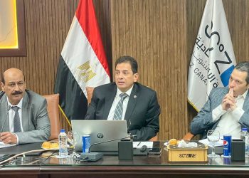 وفد مؤسسة حكومية يزور اقتصادية قناة السويس للتشاور حول الطاقة الخضراء