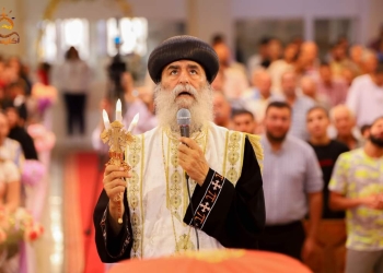 الأنبا بيمن يحتفل مع شعب إيباشيته بتذكار وصول رفات أول الشهداء إستفانوس بقوص
