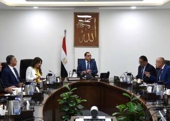 رئيس الوزراء يناقش حزمة حوافز مقترحة لمشروعات المناطق المركزية للأعمال