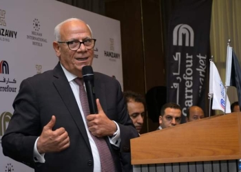 محافظ بورسعيد يفتتح أول متجر لكارفور بمدينة بورفؤاد بمنتجع هلنان بورسعيد