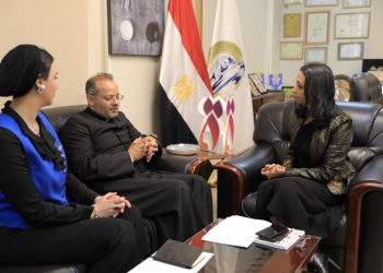 الدكتورة مايا مرسى تستقبل الأب يوأنس لحظي رئيس مجلس أمناء مؤسسة الأخوة الإنسانية المصرية