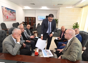 وزير الإسكان يعقد اجتماعًا بمقر جهاز مدينة العلمين الجديدة