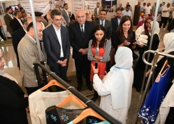 وزير التنمية المحلية يتلقى تقريراً حول زيارة المدير الإقليمي للبنك الدولي لمحافظة قنا