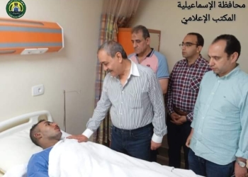 محافظ الإسماعيلية يطمئن على حالة المصابين بحريق مديرية أمن الإسماعيلية