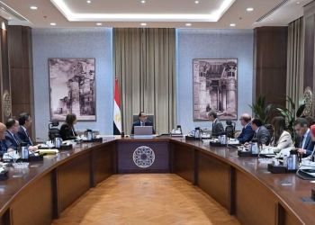رئيس الوزراء يتابع موقف إجراءات فض التشابكات المالية بين بنك الاستثمار القومي وهيئة البريد
