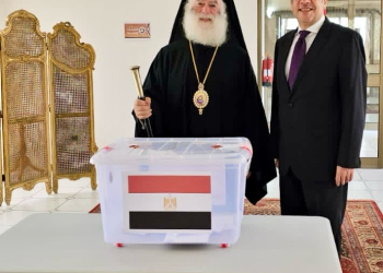 بالصور.. البابا ثيؤدوروس الثاني يدلي بصوته في الانتخابات الرئاسية في مقر السفارة المصرية ببوروندي