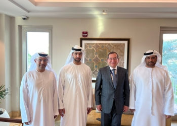 وزير البترول يعقد اجتماعا مع الرئيس التنفيذي لشركة مبادلة الإماراتية للطاقة