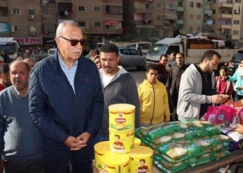 محافظ القليوبية يقوم بجولة مفاجئة على المعارض ومنافذ بيع السلع الغذائية للتأكد من توافرها بكميات تلبي احتياجات المواطن