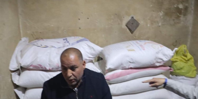 ضبط 11 طن دقيق ونصف طن لحوم وغلق 10 منشآت طبية وتجارية مخالفة في حملة لحماية المستهلك ببني سويف