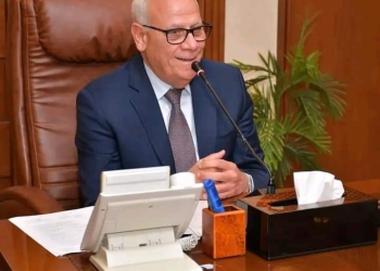 محافظ بورسعيد:  استمرار أعمال الرصف بالطبقة السطحية بشارع الجلاء بمدينة بورفؤاد