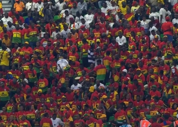 بالصور.. عمليات إحماء لاعبي المنتخب الوطني قبل لقاء غانا