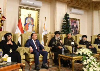 قيادات الاسكندرية تهنيء البابا تواضروس بالأعياد