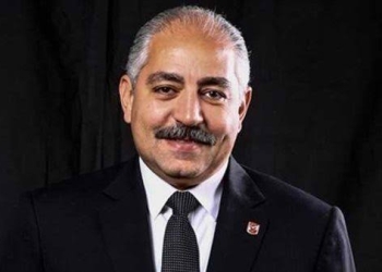 وزير الشباب ينعي العامري فاروق نائب رئيس النادي الأهلي ووزير الرياضة الأسبق