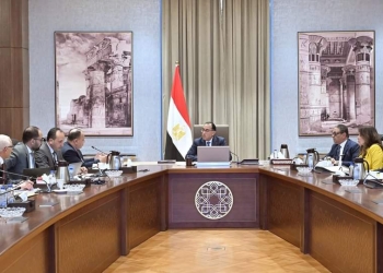 رئيس الوزراء يتابع الموقف التنفيذي لميكنة منظومة المرتبات بنظام “البيرول”