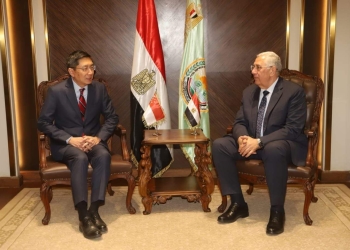 وزير الزراعة يبحث مع سنغافورة التعاون في مجال استنباط أصناف الأرز قليل استهلاك المياه والبحوث التطبيقية والاستزراع السمكي
