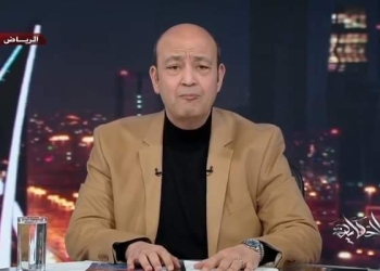عمرو أديب: متحملوناش جميلة أنه هيعامل صلاح كويس