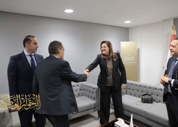 استعدادات بدء جلسة  ” بدائل تمويل التنمية  ” بحضور وزيرة التخطيط