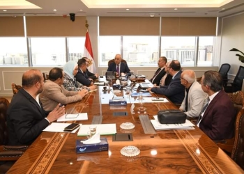 وزير الإسكان يتابع معدلات تنمية أراضي الساحل الشمالي الغربي