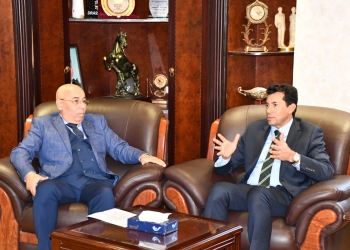 وزير الرياضة يبحث الترتيبات الخاصة باستضافة مصر بطولة العالم للكاراتيه
