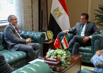 وزير الصحة يستقبل السفير التركي لبحث سبل التعاون بين البلدين