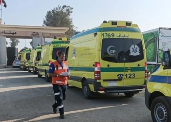 مستشفى شبين الكوم التعليمي بالمنوفية يستقبل مصابين فلسطينيين قادمين من معبر رفح